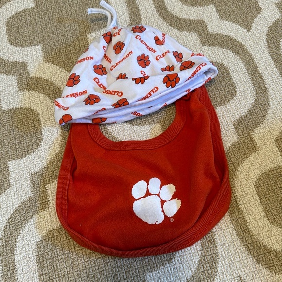 Clemson Beanie & Bib - Picture 1 of 3